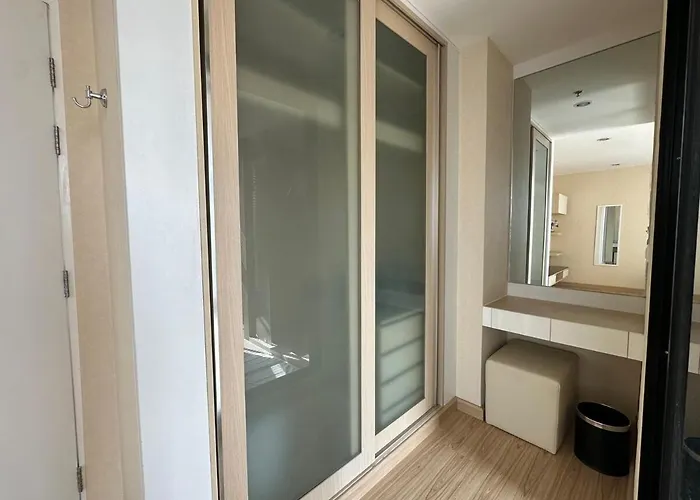 Spacious Serviced Apartment! * Bangkok