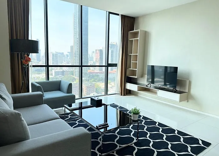 Spacious Serviced Apartment! Bangkok