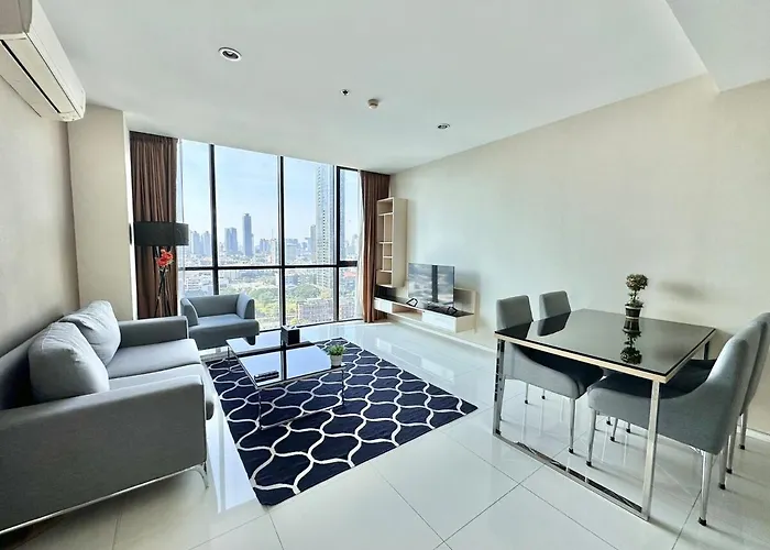 Spacious Serviced Apartment! Bangkok